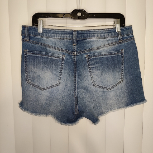 Refuge Jean Shorts size 12 - Picture 2 of 3